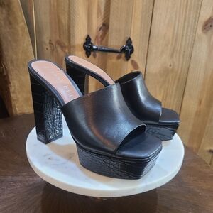 Gianni Bini Black Croc-Textured Platform Mule Heels